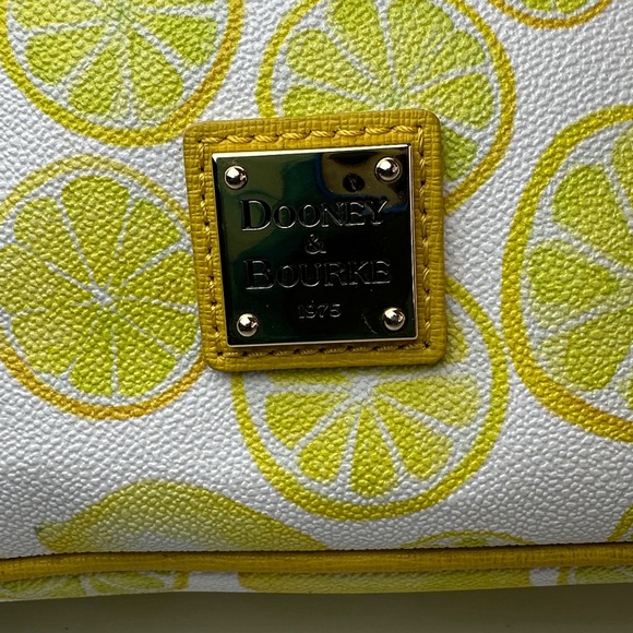 LIKE NEW Dooney & Bourke Citrus Delight Crossbody / Shoulder Bag with strap - Picture 6 of 13